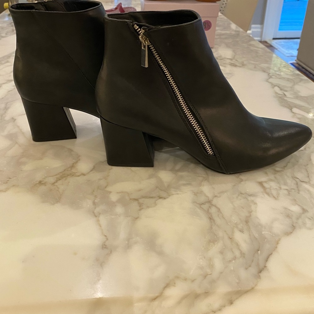 Black Ankle Boots with Zipper - Picture 4 of 8